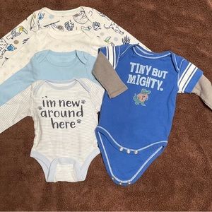 Baby boy 0-3months Onesie x5 
Smoke free pet free home